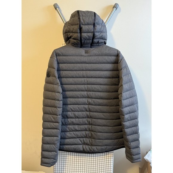 Moose Knuckles Fairfield Mens puffer  in mint condition,  Down filled - Picture 2 of 4